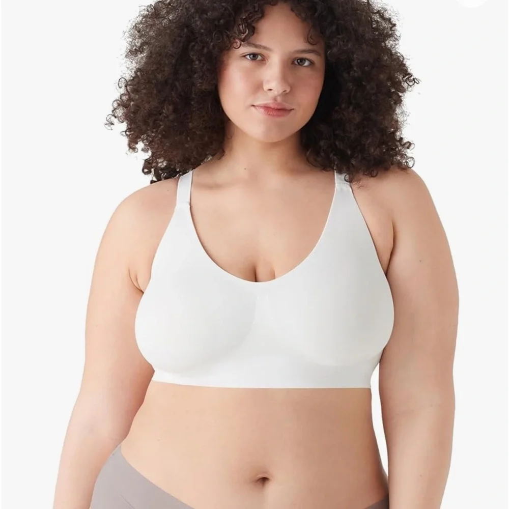 True & Co Women's Soft Form V Neck Adjustable Strap Bra New With Tags Size Small